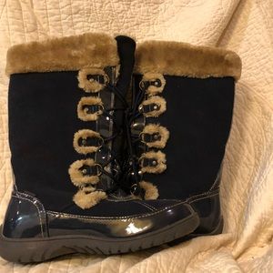 Waterproof Sporto’s women’s size 11 black fur shoes